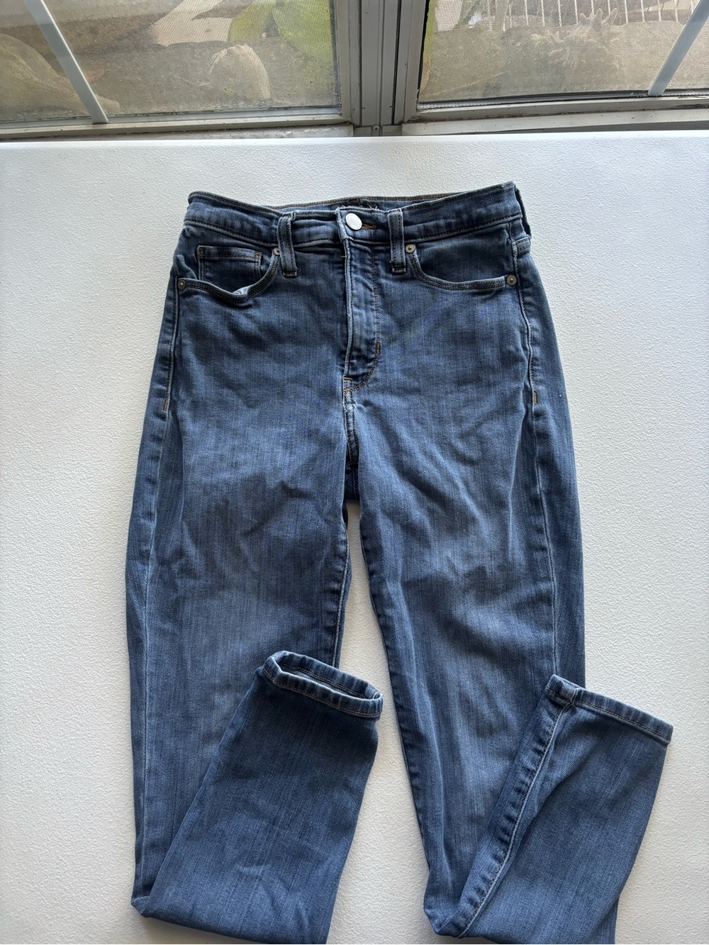 Banana Republic Women's Skinny Jeans — Medium Blue Denim